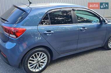 Хетчбек Kia Rio 2017 в Дніпрі