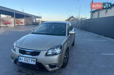 Седан Kia Rio 2010 в Черкассах