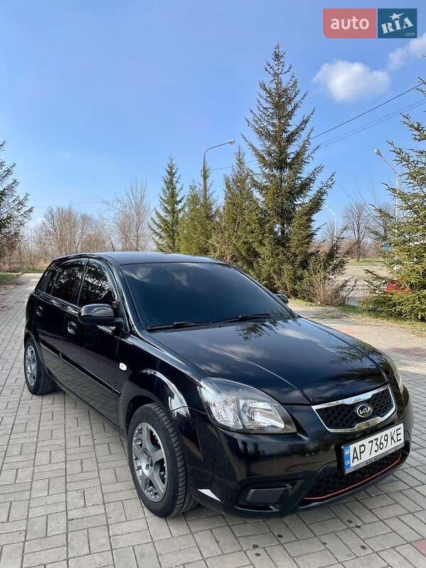 Хетчбек Kia Rio 2009 в 