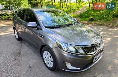 Седан Kia Rio 2014 в Киеве