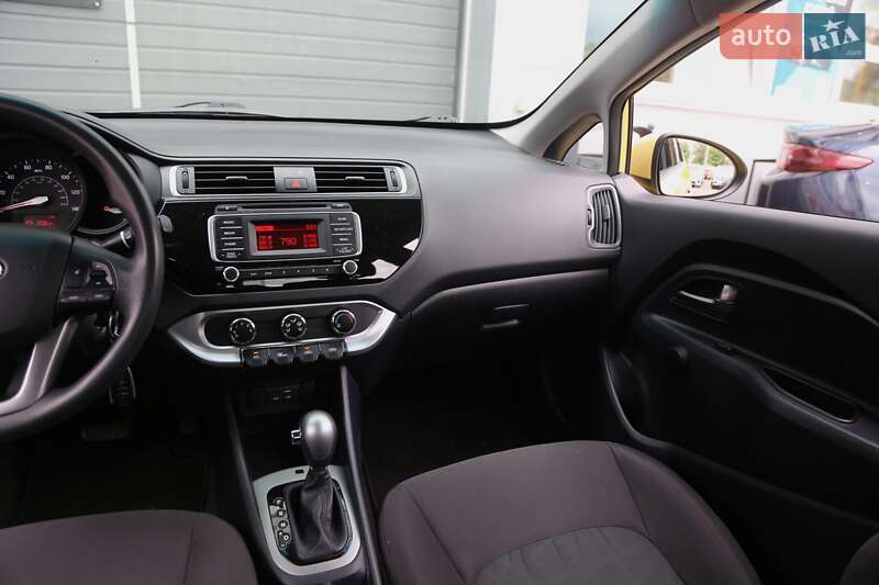 Седан Kia Rio 2015 в Києві