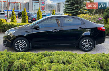 Седан Kia Rio 2013 в 