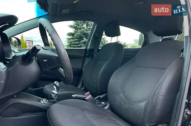 Седан Kia Rio 2013 в 