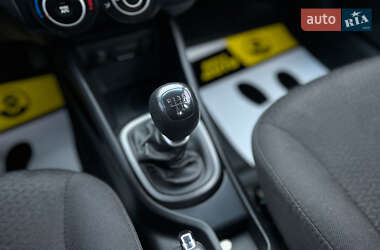Седан Kia Rio 2013 в 