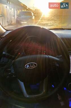 Седан Kia Rio 2012 в 