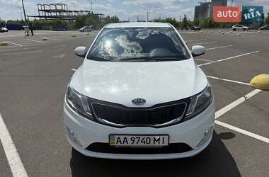 Хэтчбек Kia Rio 2012 в 