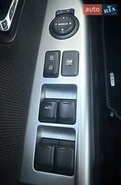 Хэтчбек Kia Rio 2012 в 