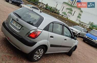 Хэтчбек Kia Rio 2008 в 