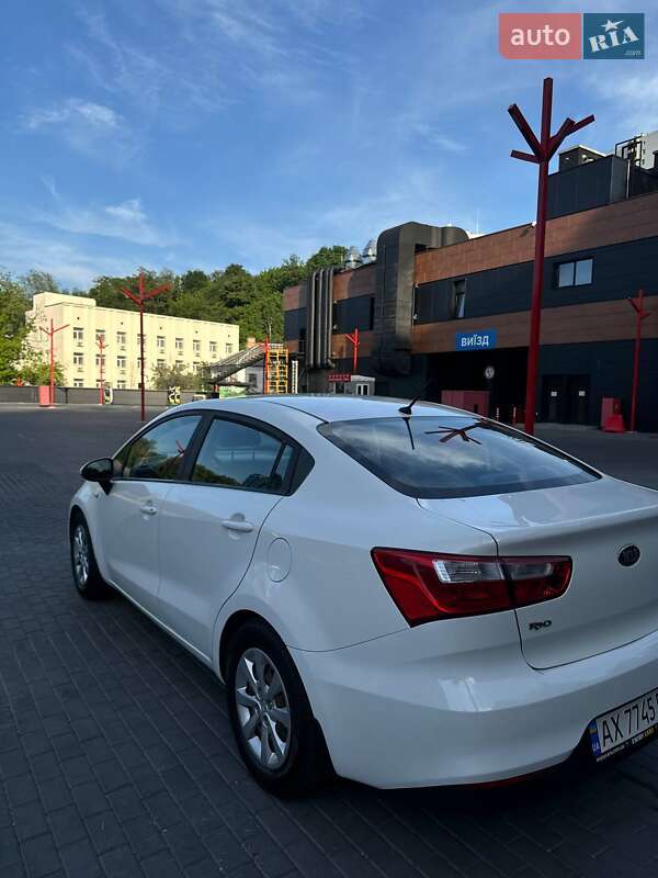 Седан Kia Rio 2016 в Києві