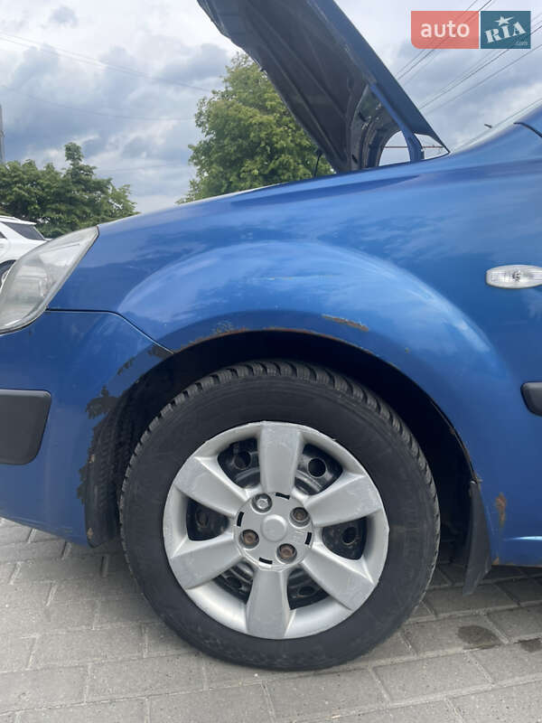 Седан Kia Rio 2007 в Львові