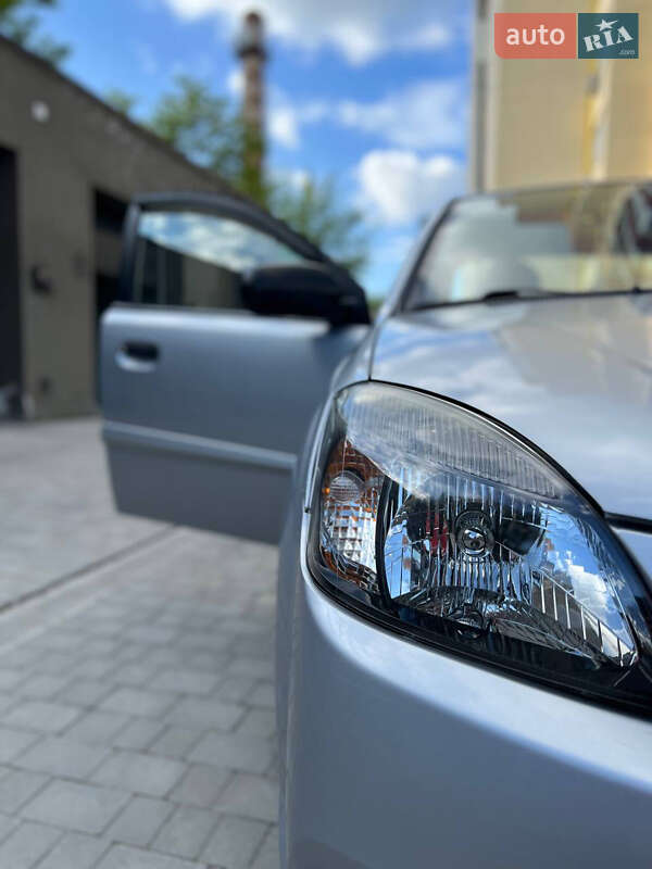 Седан Kia Rio 2010 в Каменец-Подольском