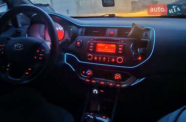 Хэтчбек Kia Rio 2012 в 