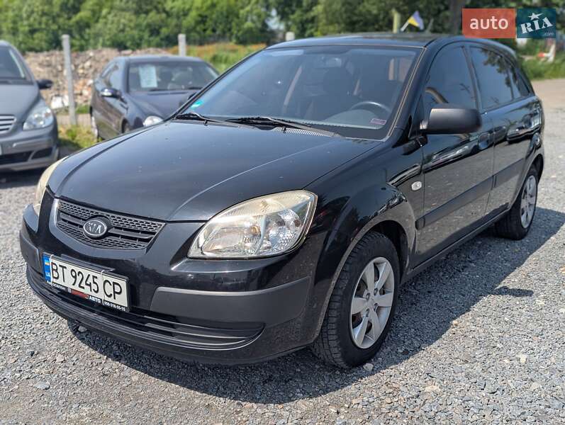 Хэтчбек Kia Rio 2009 в 