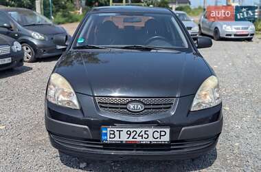 Хэтчбек Kia Rio 2009 в 