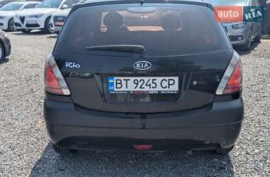 Хэтчбек Kia Rio 2009 в 