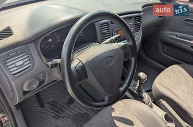 Хэтчбек Kia Rio 2009 в 