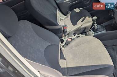 Хэтчбек Kia Rio 2009 в 