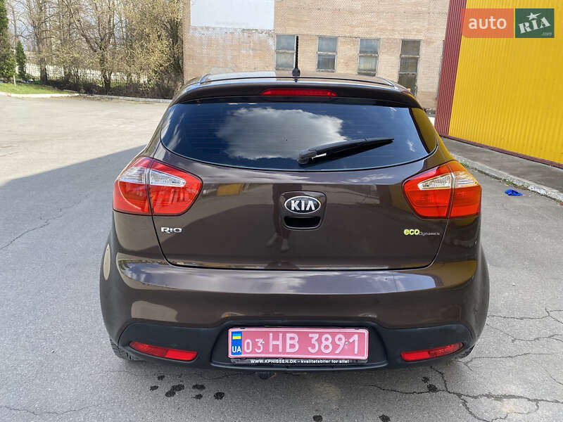 Хэтчбек Kia Rio 2012 в Черновцах