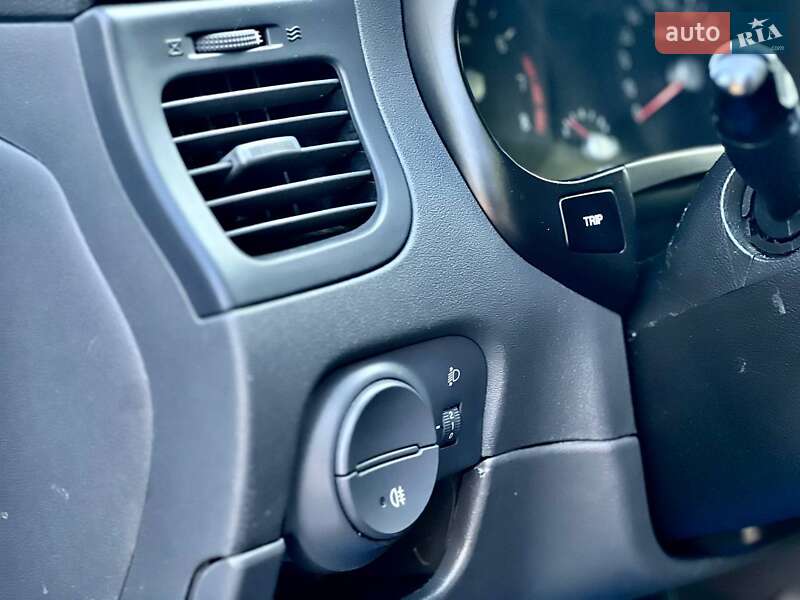 Хэтчбек Kia Rio 2007 в Николаеве