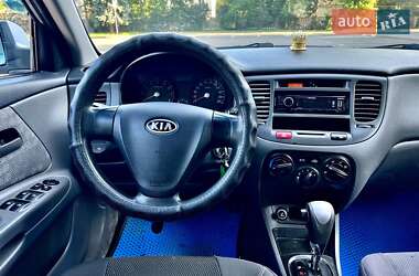 Хэтчбек Kia Rio 2007 в 