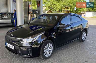 Седан Kia Rio 2018 в Николаеве