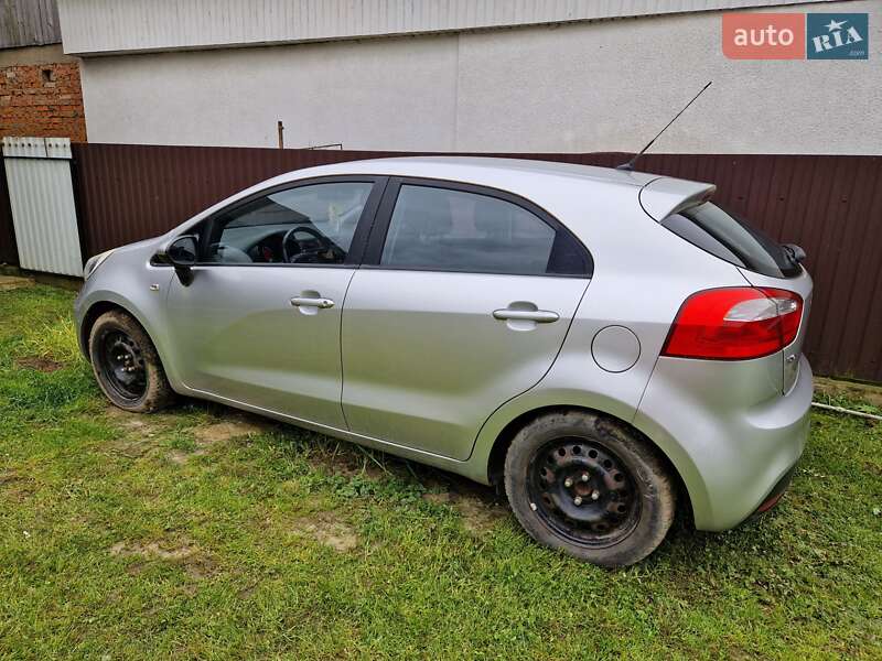 Хетчбек Kia Rio 2011 в Калуші