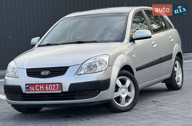 Хэтчбек Kia Rio 2006 в 