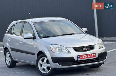 Хэтчбек Kia Rio 2006 в 