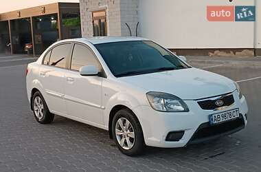 Седан Kia Rio 2011 в 