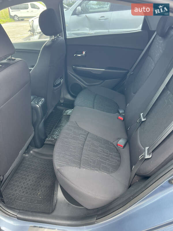 Седан Kia Rio 2013 в Киеве