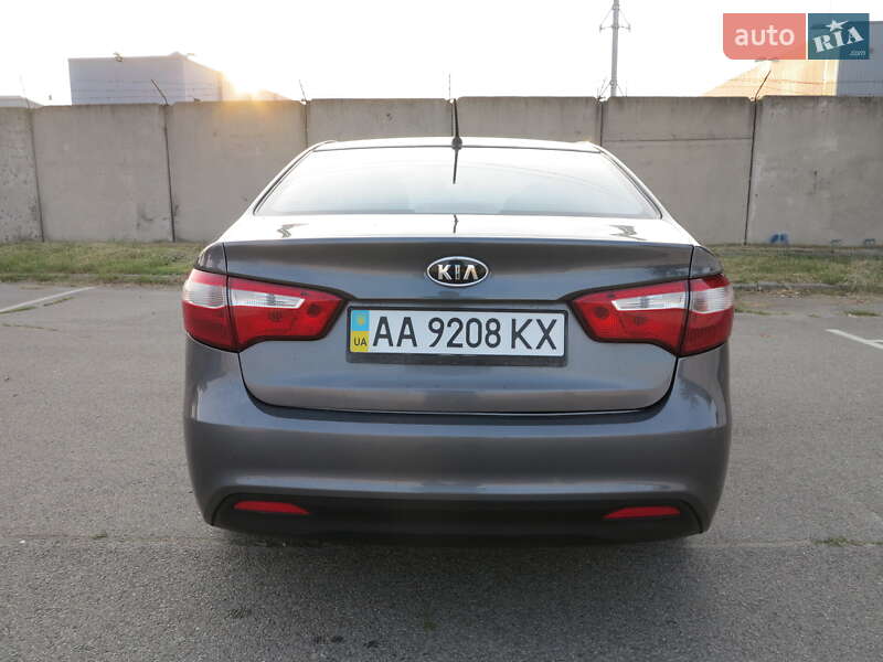 Седан Kia Rio 2011 в Киеве