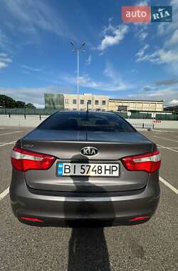 Седан Kia Rio 2013 в Полтаві