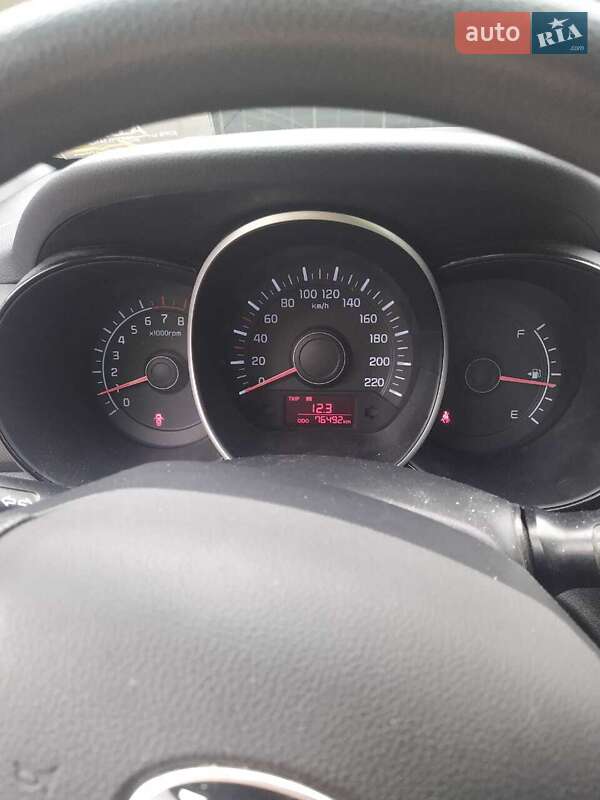 Седан Kia Rio 2013 в Києві