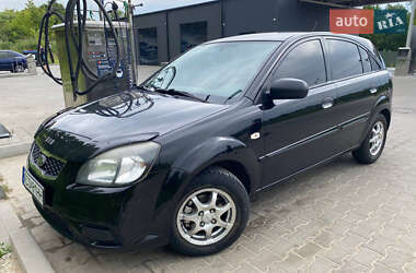 Хетчбек Kia Rio 2010 в 