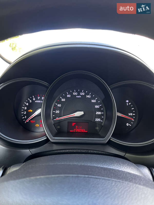 Хетчбек Kia Rio 2012 в Львові