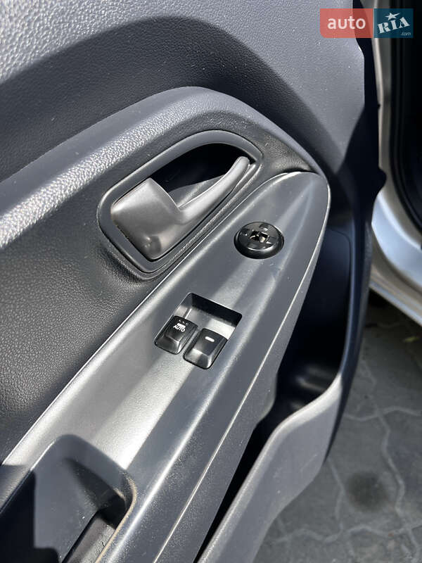 Хетчбек Kia Rio 2012 в Львові