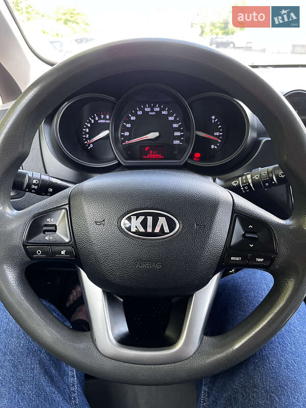 Хетчбек Kia Rio 2012 в Львові
