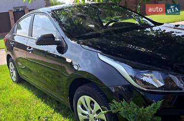 Седан Kia Rio 2017 в Прилуках