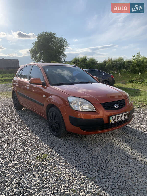 Хэтчбек Kia Rio 2006 в Заре
