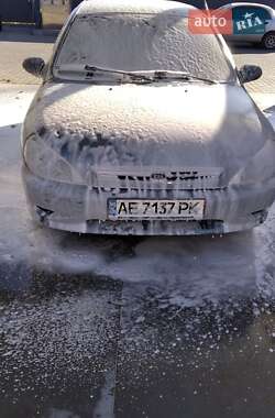 Седан Kia Rio 2001 в Кривом Роге