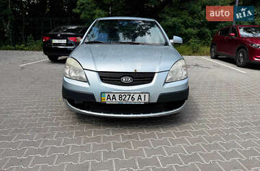 Хэтчбек Kia Rio 2006 в Обухове