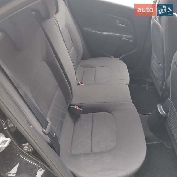 Хэтчбек Kia Rio 2012 в Житомире