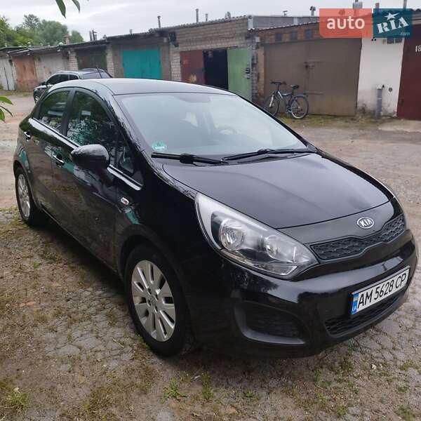 Хэтчбек Kia Rio 2012 в Житомире