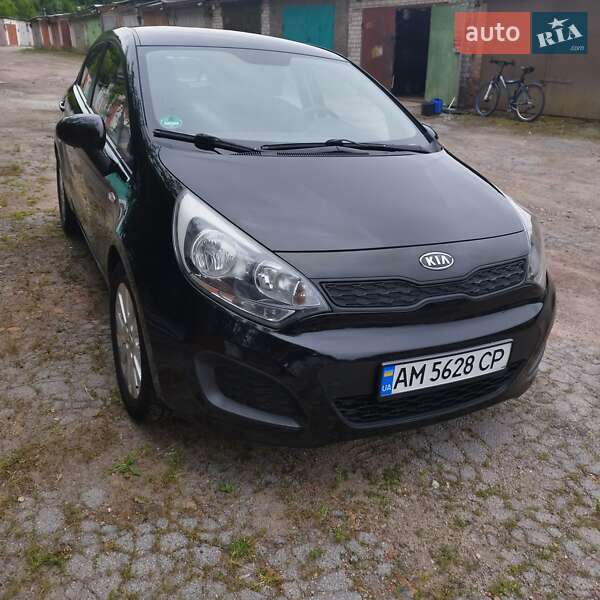 Хэтчбек Kia Rio 2012 в Житомире