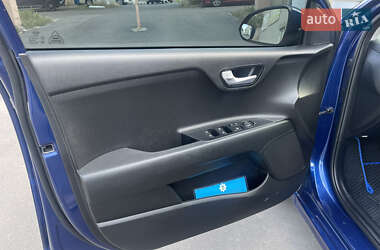 Седан Kia Rio 2018 в 