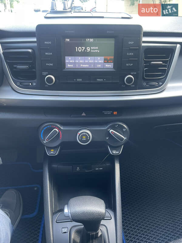 Седан Kia Rio 2018 в Киеве