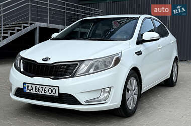Седан Kia Rio 2013 в Киеве