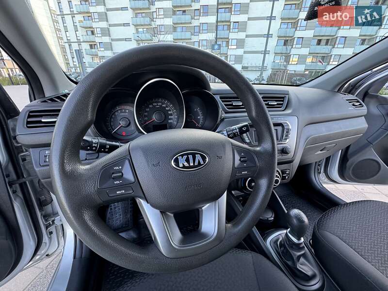 Седан Kia Rio 2013 в Києві
