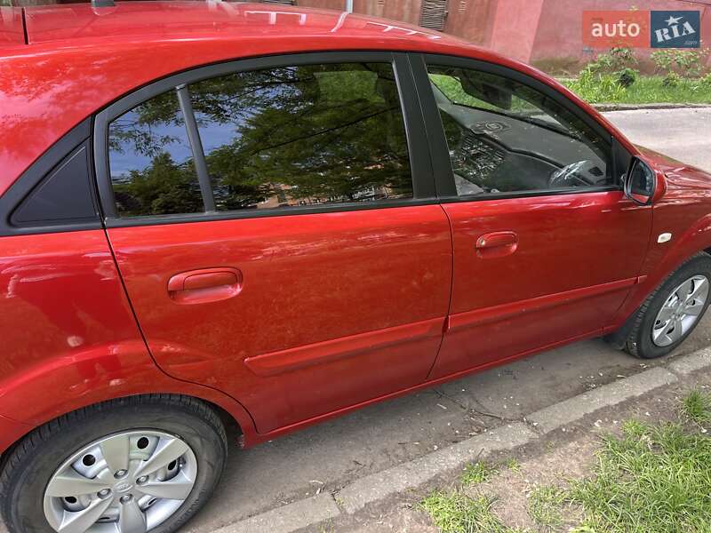 Хетчбек Kia Rio 2010 в Хмельницькому