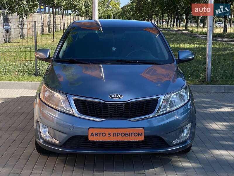 Седан Kia Rio 2013 в 